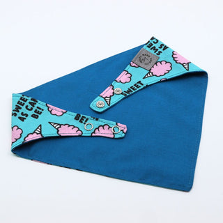 close up of the snaps on the misty made this dog bandana sweet as can be